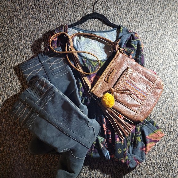 Unionbay Faux Leather Crossbody Bag Camel Tan Yellow Tassel - Picture 12 of 12